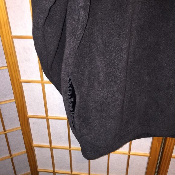 Men's Ultra Club Iceberg Fleece 1/4 zip black size L small flaw - Picture 6 of 8